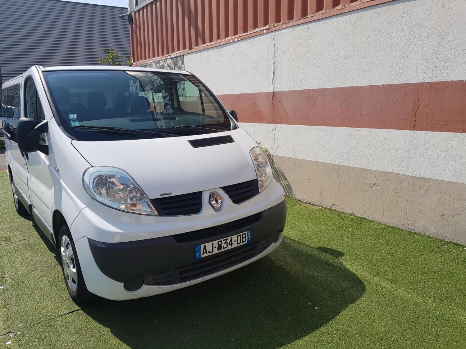 OCCASION RENAULT TRAFIC II TPMR 2.0L DCI 90CV 6 PLACES CG Renault VO846 :  GARAGE ALL ROAD VILLAGE SPECIALISTE 4X4 A AUBAGNE